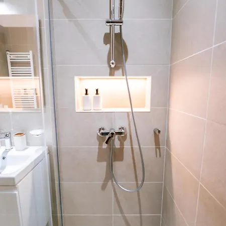 Apartamento Forest Mist/plaza Afi Mall *