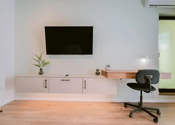 Forest Mist/plaza Afi Mall *