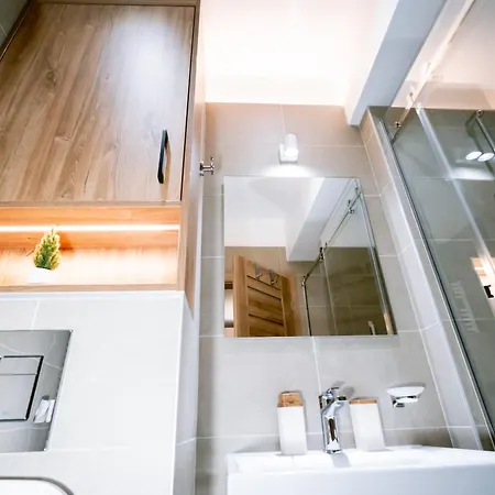 Forest Mist/plaza Afi Mall Apartment *